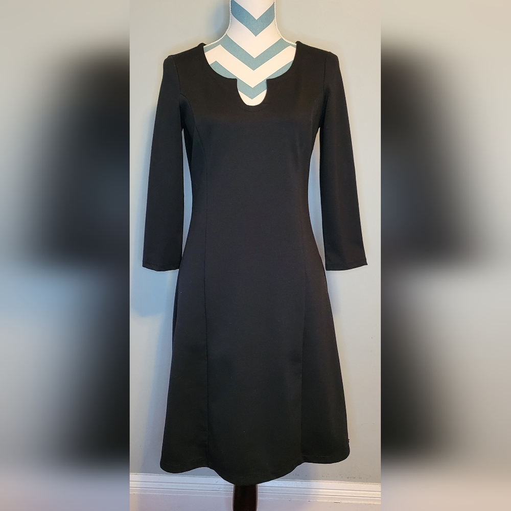 Ann Taylor LOFT Long Sleeve Keyhole Dress Size 4